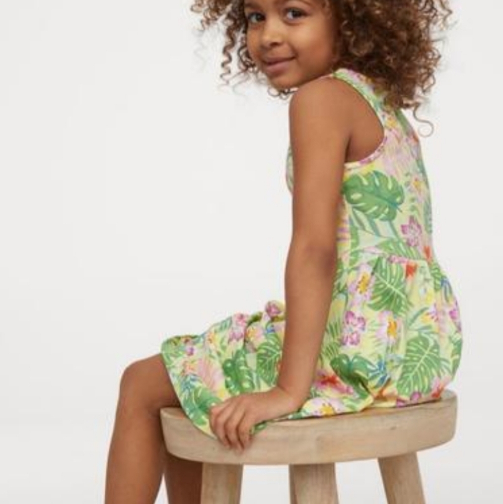 H&M Girls Floral Patterned Sleeveless Dress. 